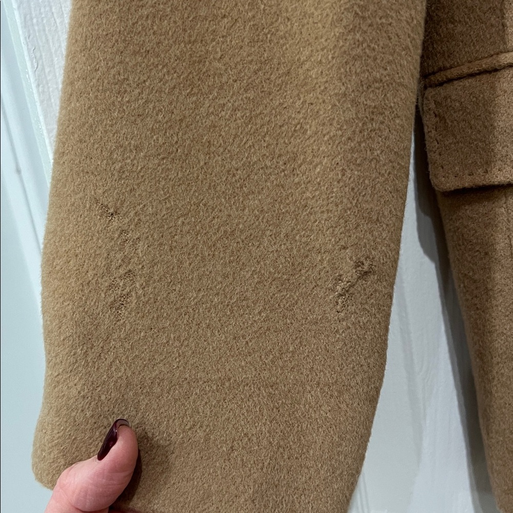 Brooks Brothers BabyCamel Hair Women's Blazer
Size 12
Fabric woven in Italy - Picture 9 of 14